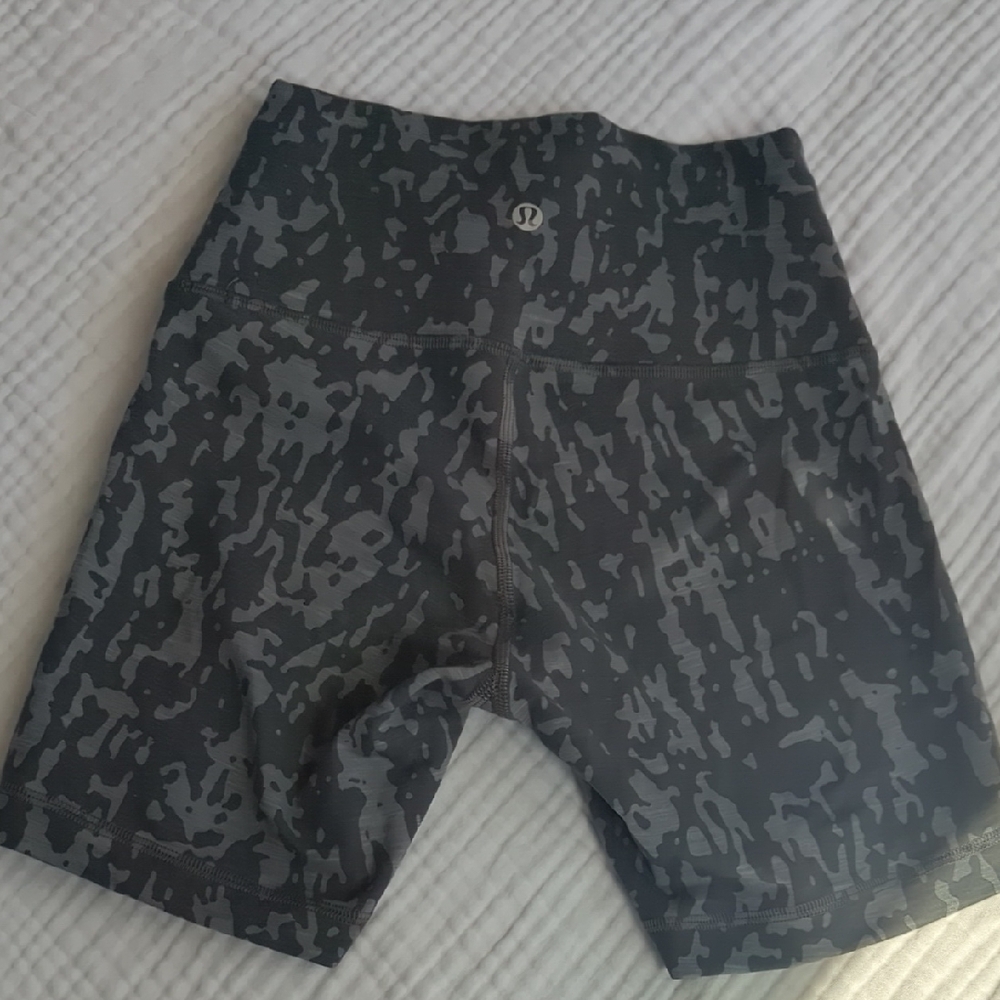 Lululemon Wunder Train High Rise Short 6" - Picture 2 of 5